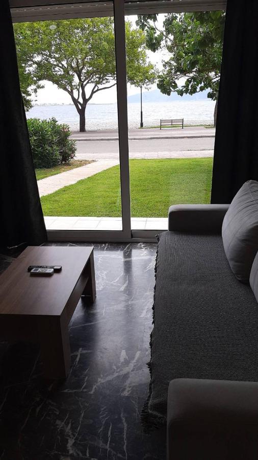 Nafpaktos Seaside Apartment Buitenkant foto